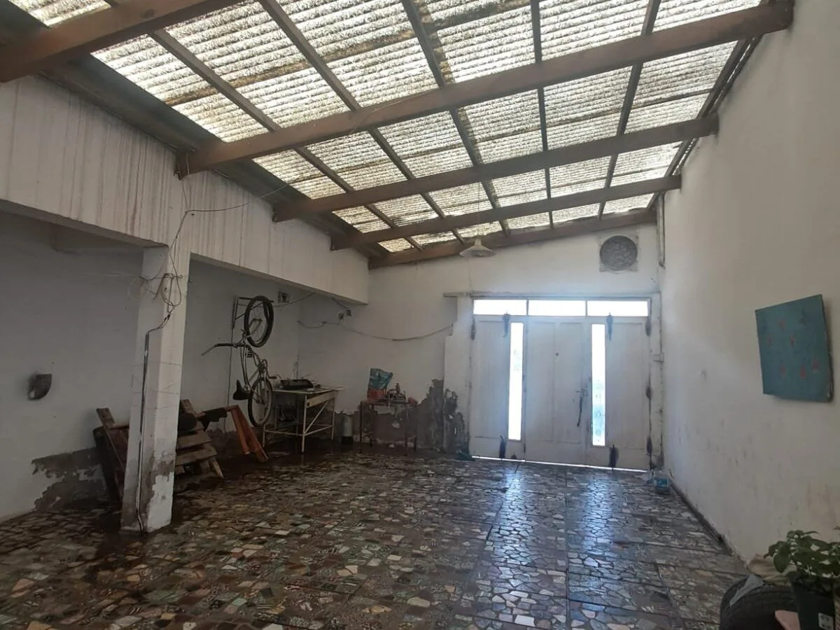 PROPIEDAD EN BLOQUE: CASA 3 AMB + GRAN LOCAL EN 2 PLANTAS CON SÓTANO – TRELEW (CHUBUT) – 207m² CUBIERTOS –100% APTO CRÉDITO! foto 3