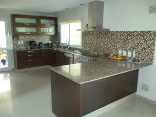 Casa 6 amb. en Barrio Cerrado foto 4