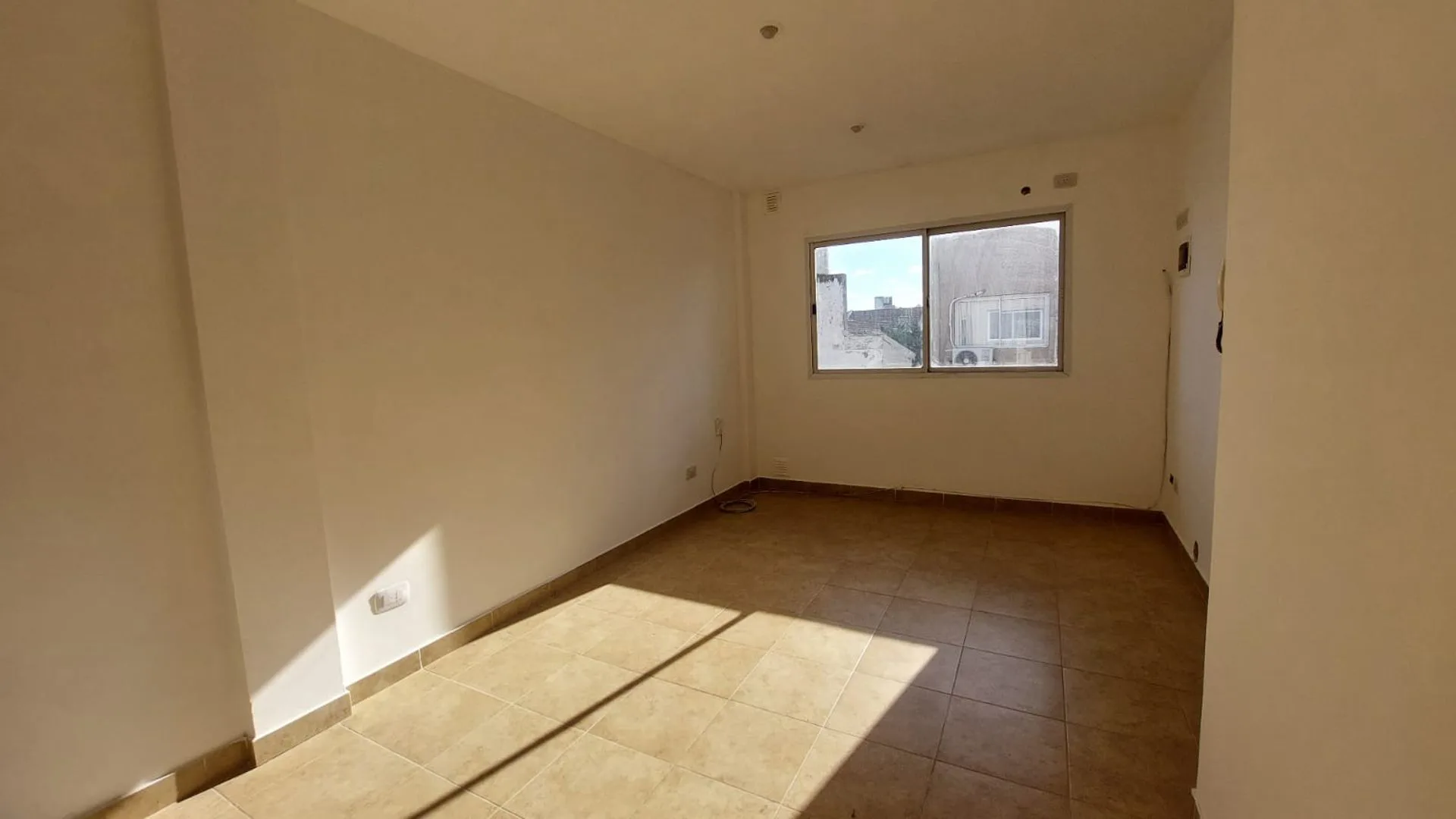 VENTA 2 AMBIENTES C/ BALCON Y TERRAZA RAMOS MEJÍA foto 4