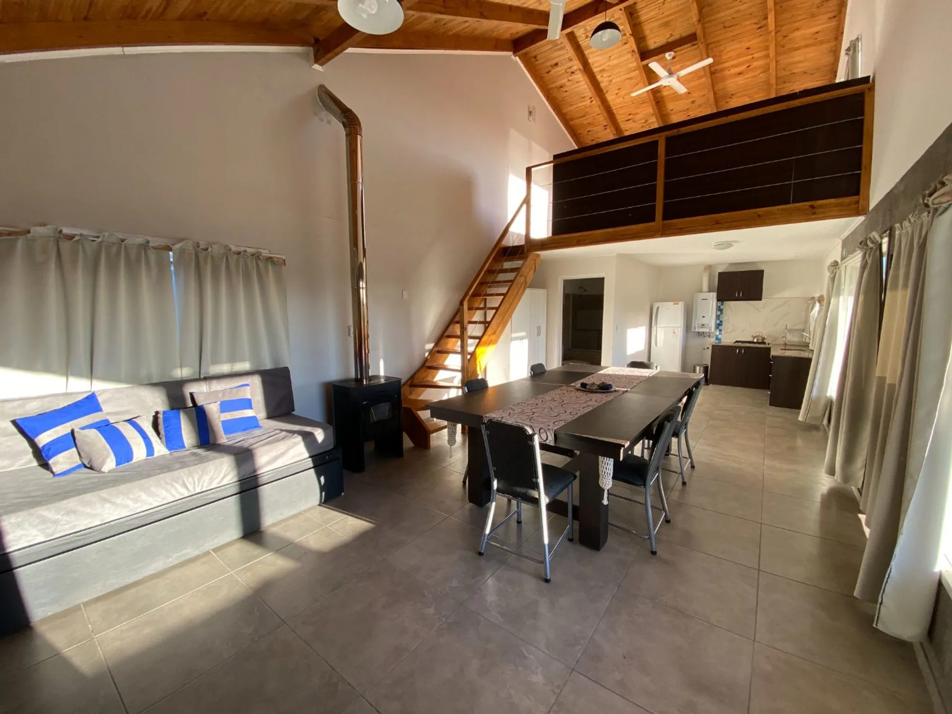 VENTA CASA AMOBLADA CON PILETA POTRERO DE GARAY! foto 3