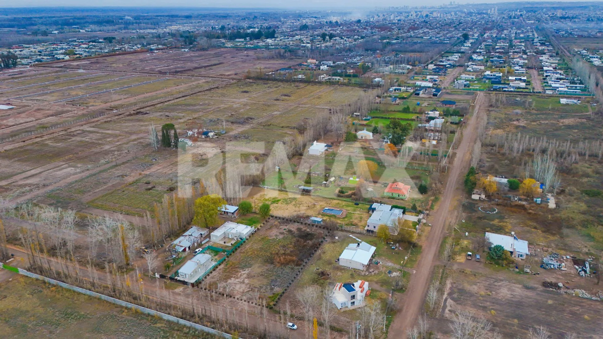 VENTA DE TERRENO EN CIPOLLETTI foto 4