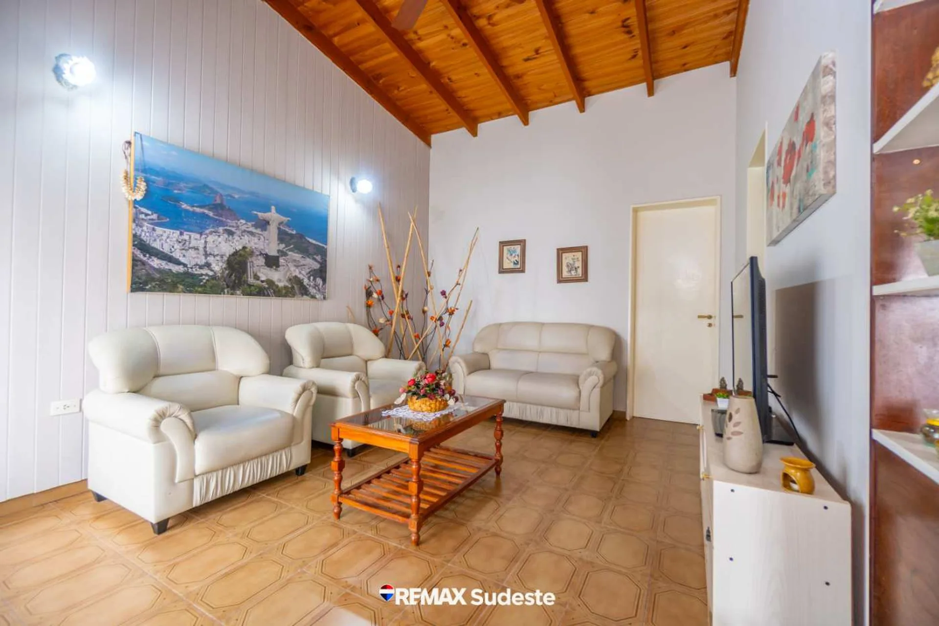 VENTA CASA 3 DORMITORIOS Y PILETA BARRIO PACIFICO foto 4
