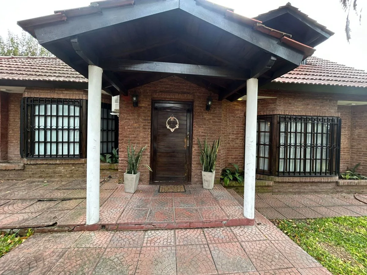 Casa 4 amb VENTA en Ituzaingó C/parque y pileta foto 3