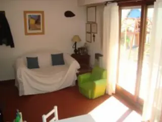 EXCELENTE CASA TIPO DUPLEX. EXCEL. UBICAC: 3 DORM.+2BAÑOS+GARAJE 2AUTOS+JARDIN/FONDO/TERRAZA. LUMINOSA. CONFORTABLE *APTO CREDITO HIPOT.* foto 5
