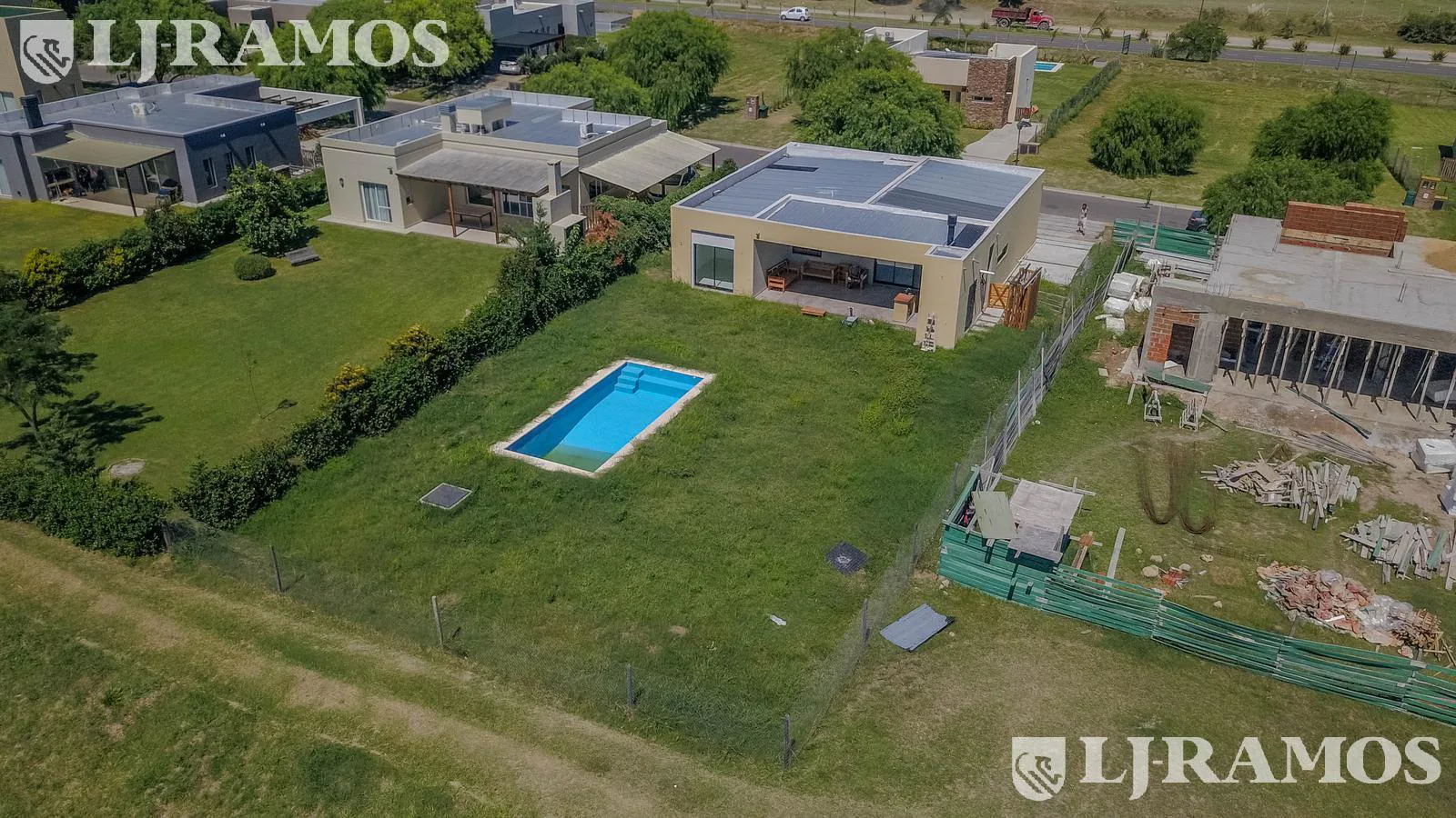 Casa en A1 San Sebastián con fondo al Pulmón Verde VENTA CON RENTA  NO APTO CRÉDITO NO TOMA LOTE  MB foto 3