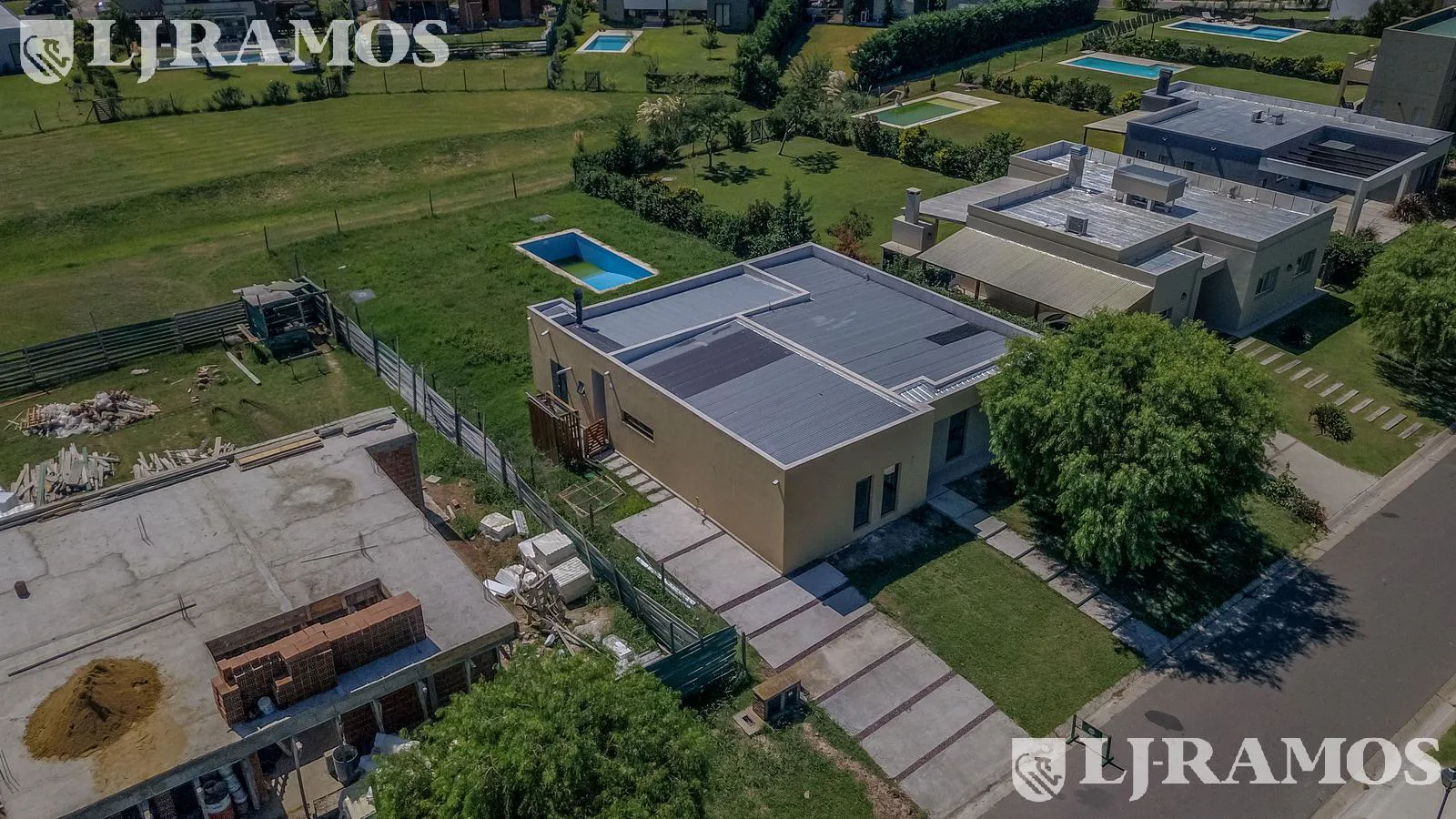 Casa en A1 San Sebastián con fondo al Pulmón Verde VENTA CON RENTA  NO APTO CRÉDITO NO TOMA LOTE  MB foto 5