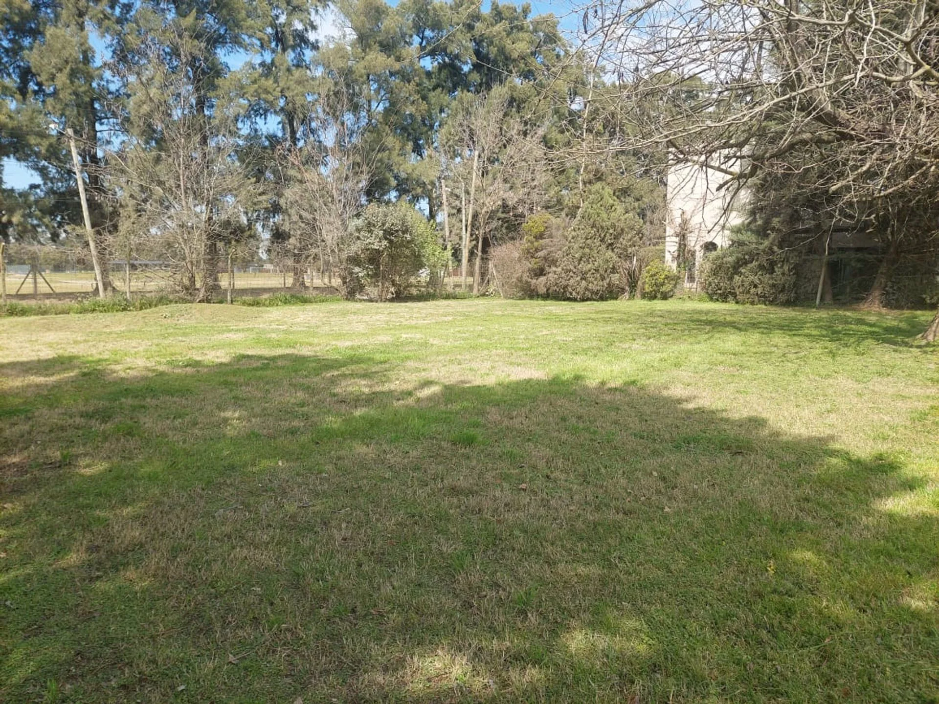 Lote Amplio a la venta en Robles Del Monarca foto 2