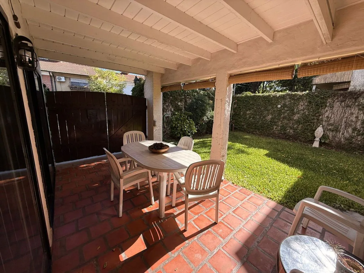 VENTA CASA PH , JARDIN , 4 AMB, MARTINEZ foto 2