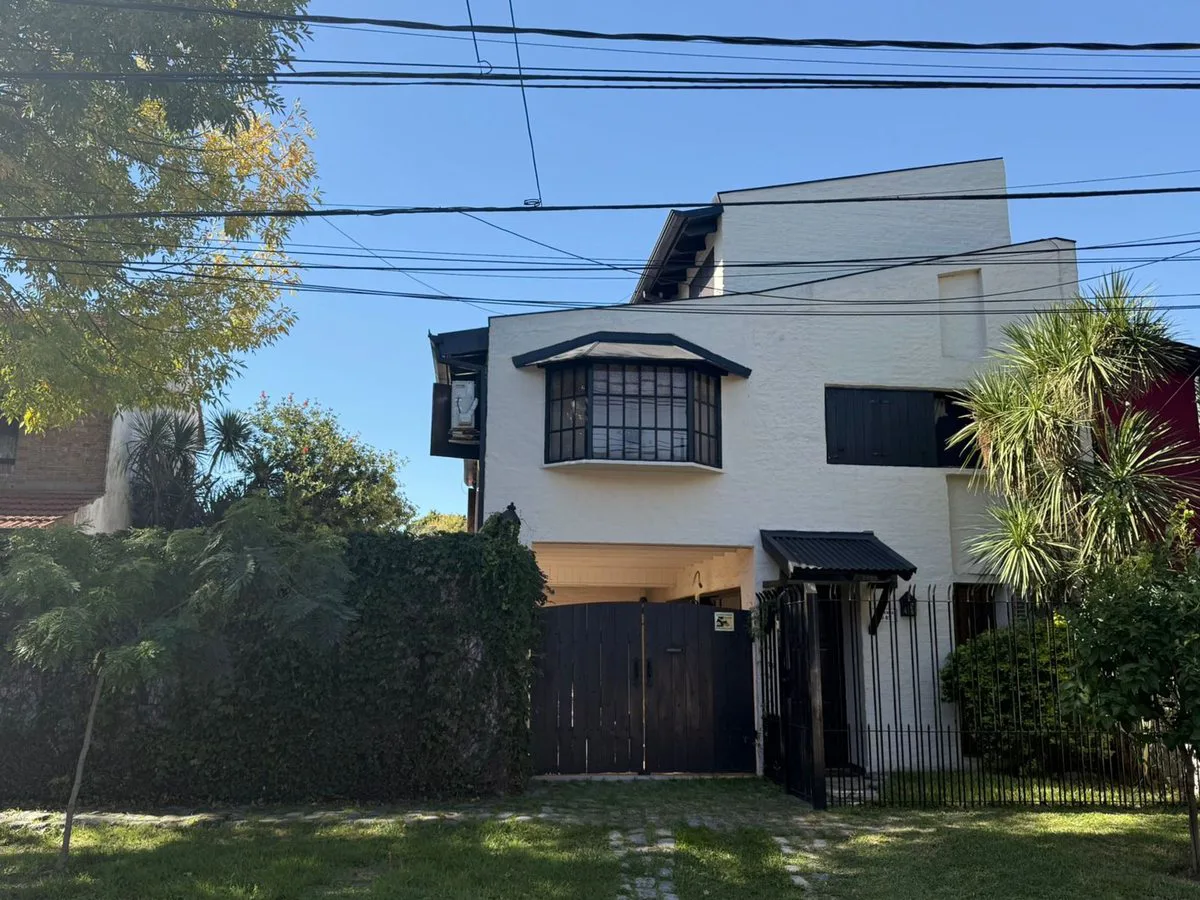 VENTA CASA PH , JARDIN , 4 AMB, MARTINEZ foto 3