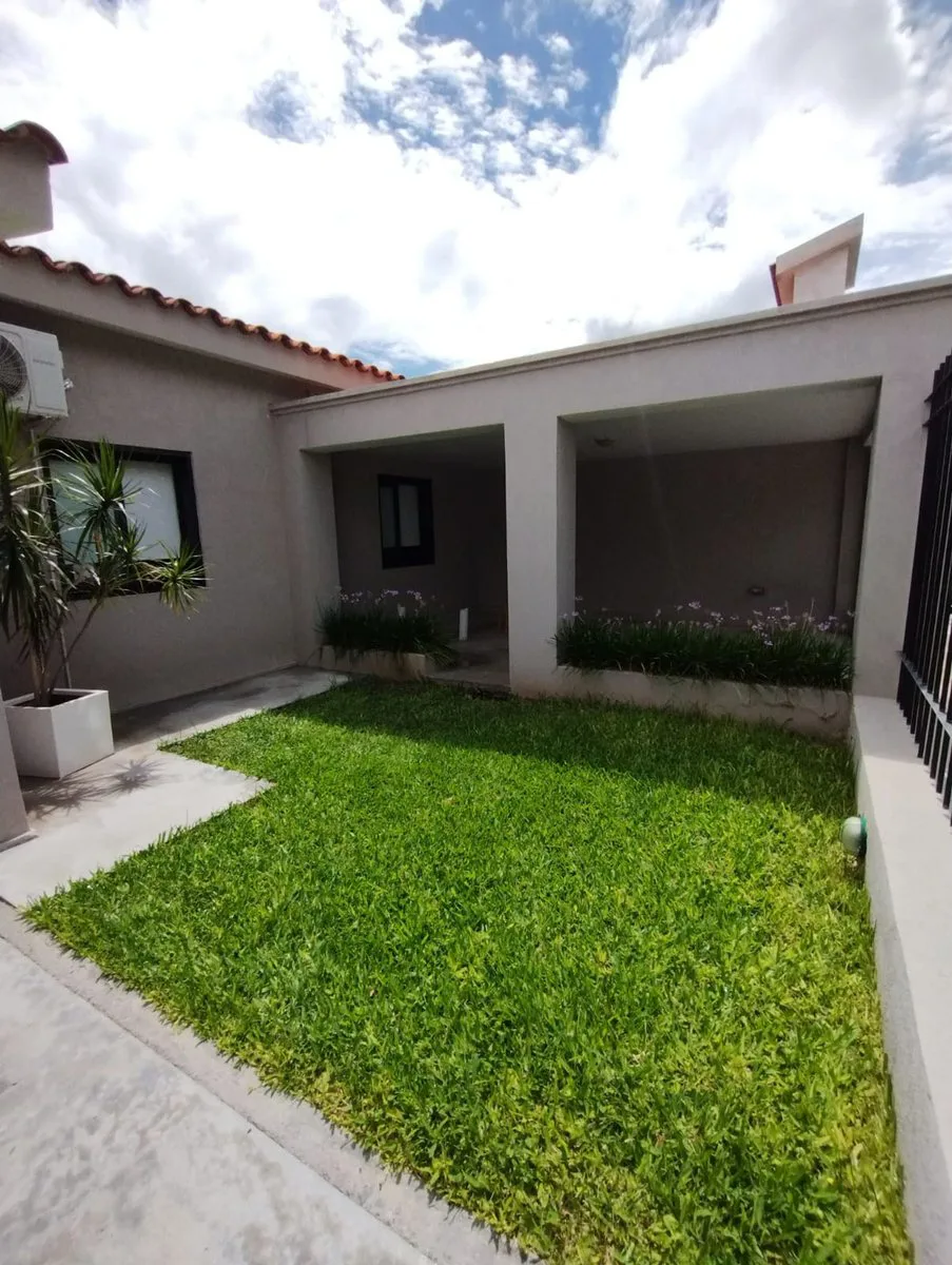 SE VENDE CASA ZONA PREMIUM CATAMARCA. FACILIDADES foto 3