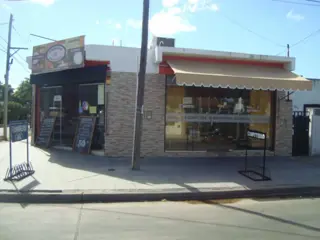 LUIS GUILLON: HERMOSOS LOCALES EN EXCELENTE UBICACIÓN MAS LOTE .VENTA EN BLOQUE O UNIDAD foto 3