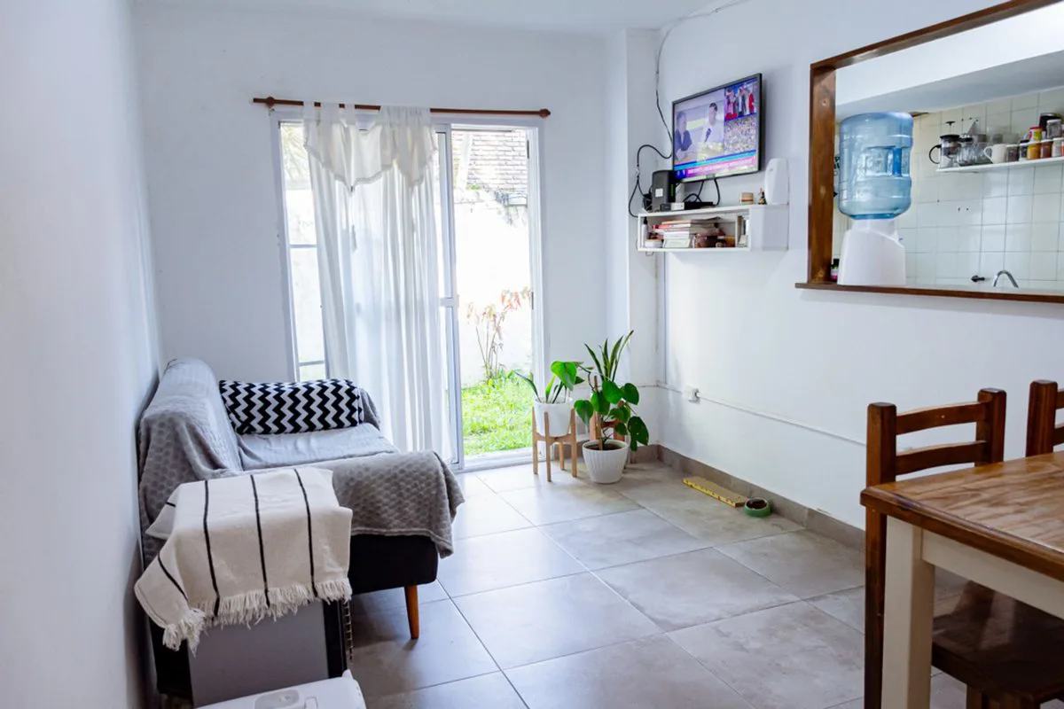 PH UN DORMITORIO EN VENTA LA PLATA 17 Y 58 + PATIO foto 2