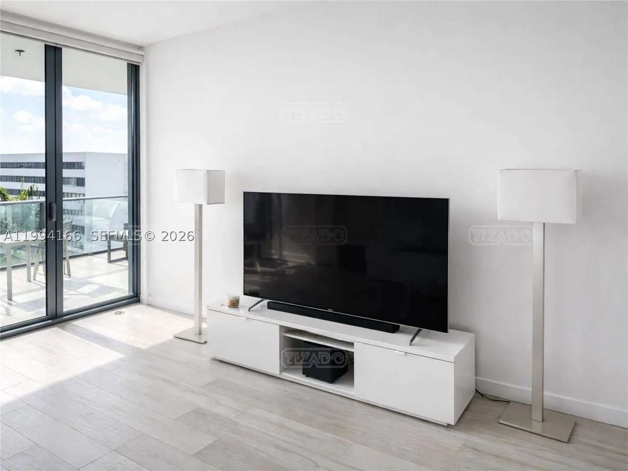 480 NE 31st St #802 400 foto 3