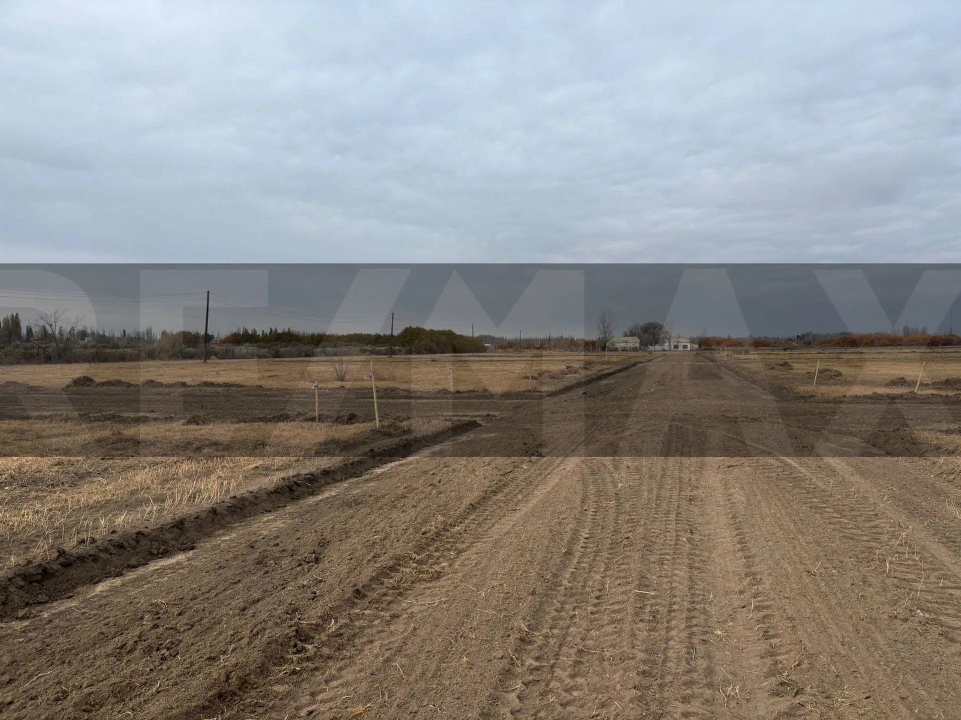 LOTE COMERCIAL SOBRE VINTER 285M2 EN LOTEO VINTER foto 3