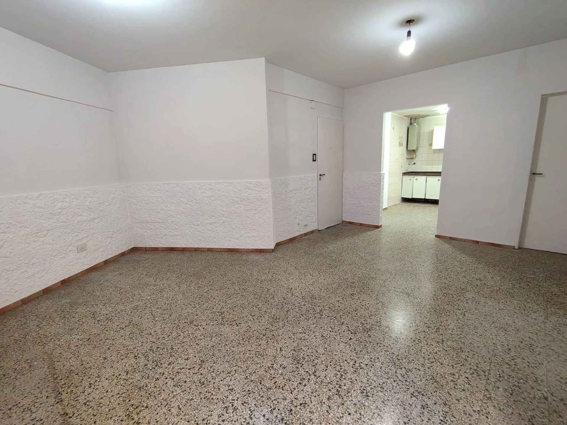 VENTA DPTO 3 AMBIENTES CON PATIO VALENTIN ALSINA foto 5
