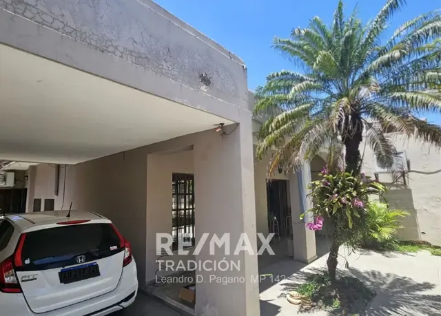CASA EN VENTA - RESISTENCIA