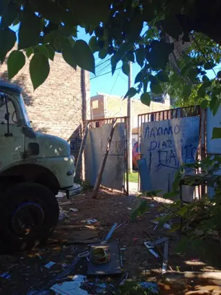 VENTA Muy buen lote con mejoras en venta a metros de ruta 8 foto 2