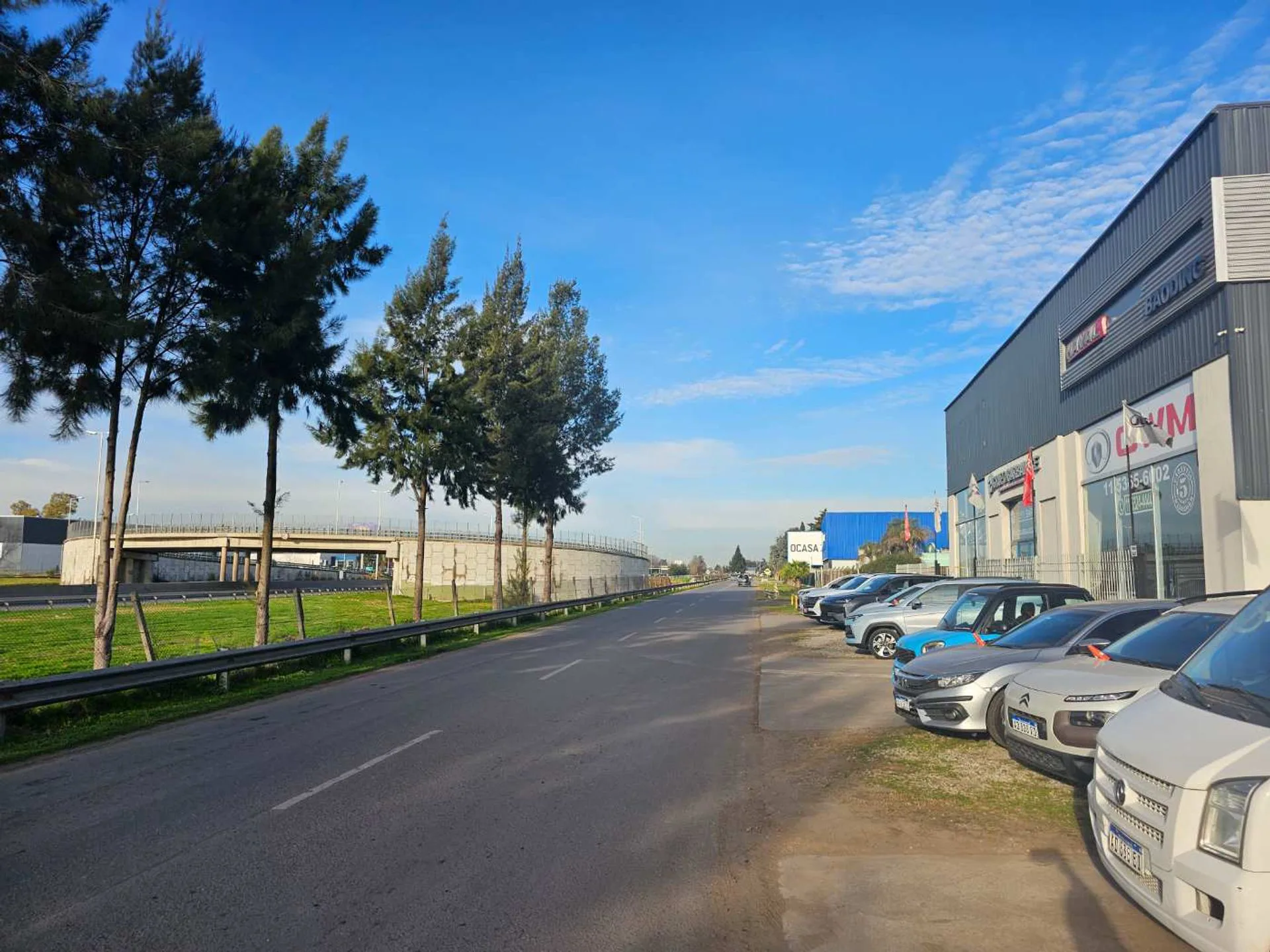 alquiler Local Comercial para Concesionaria 1600m2 foto 2