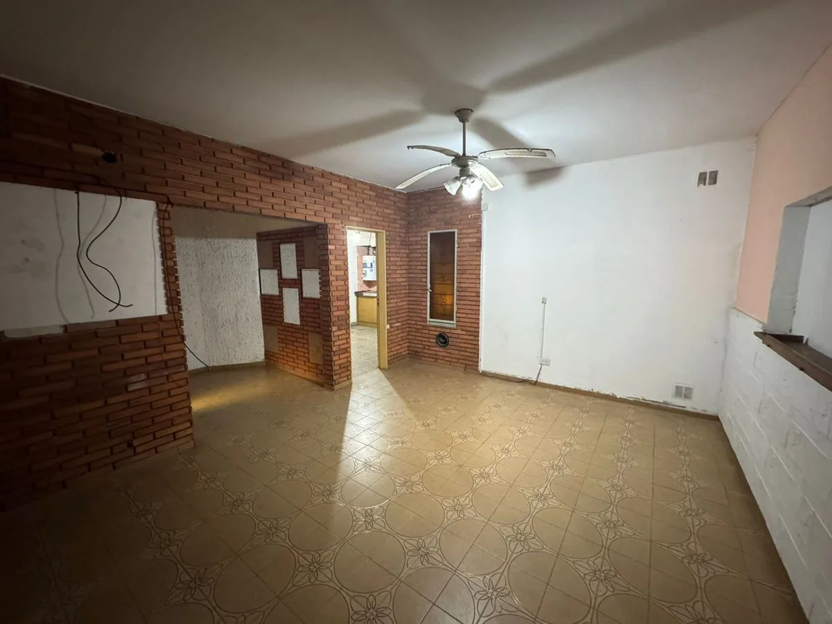 VENTA CASA EN PH  CON COCHERA EN MORON foto 2