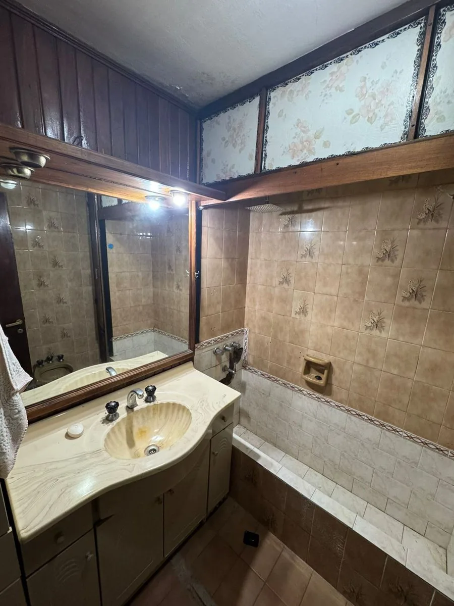 VENTA CASA EN PH  CON COCHERA EN MORON foto 3