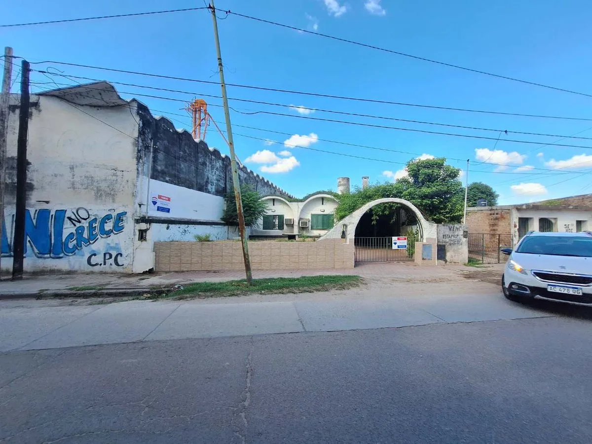 VENTA DE CASA SOBRE AV. BESARES LA BANDA foto 2