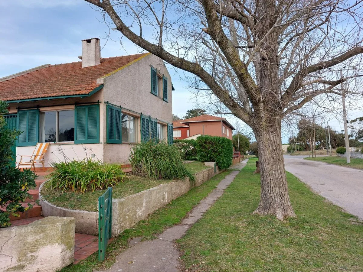 Venta casa en Alfar 4 amb garage yparque - Permuta foto 2