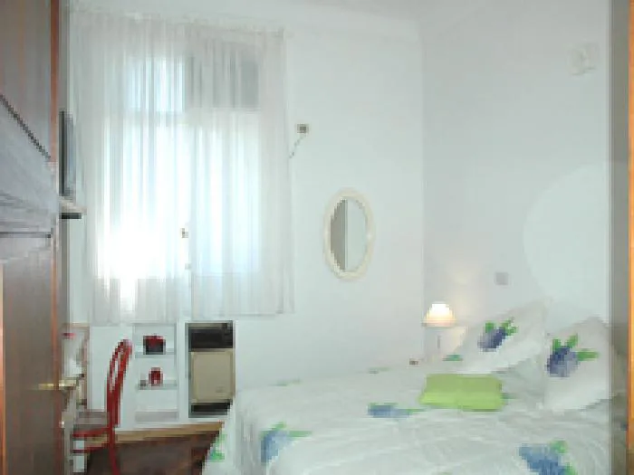 2-bedroom apartment in San Nicolás – photo 8 of 14