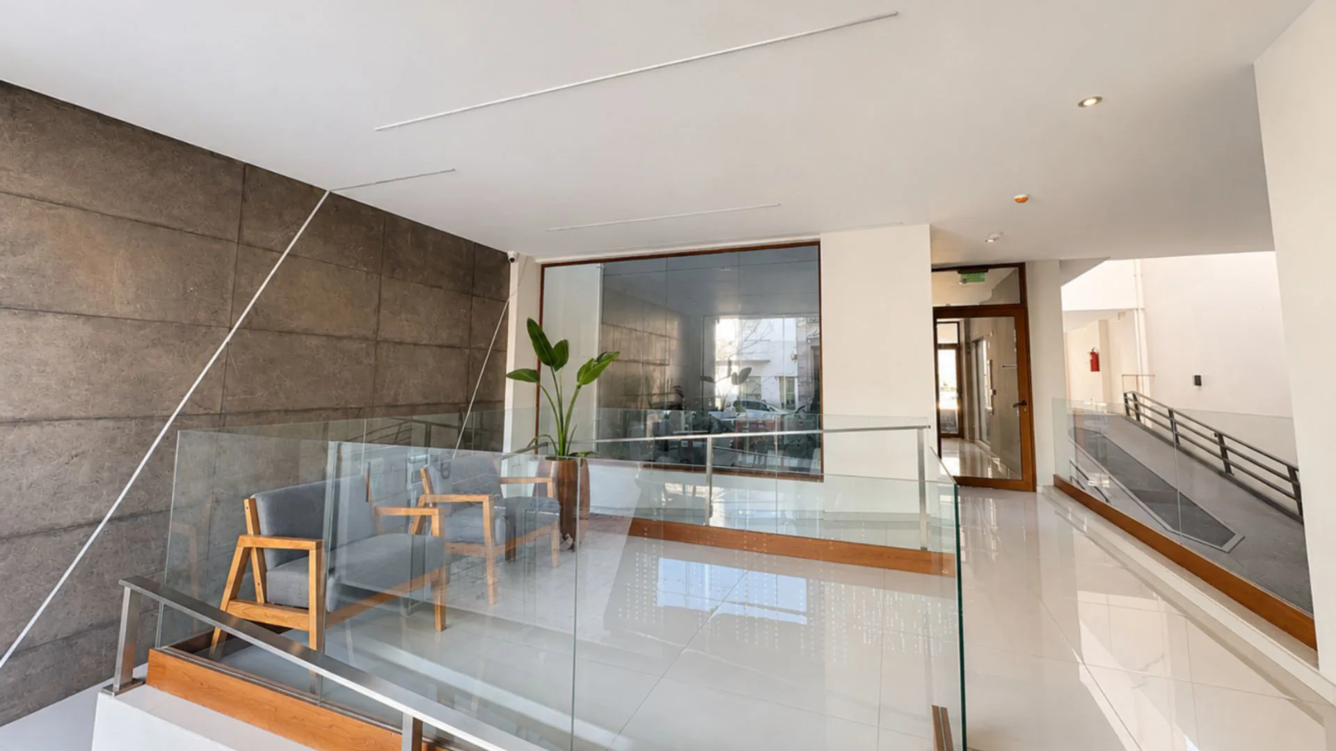 DEPARTAMENTO 1 DORMITORIO EN VENTA LA PLATA BALCON foto 3