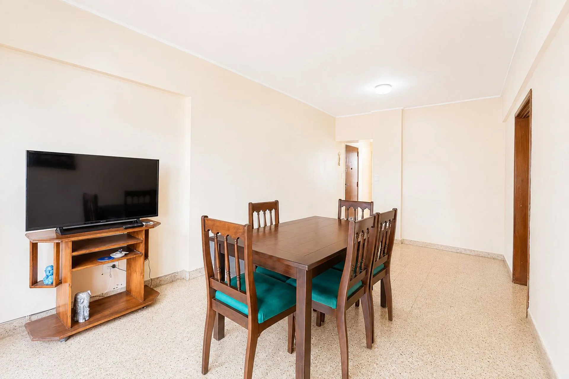 VENTA DEPTO 4 AMB CON GAS SANTA CECILIA BALCON foto 4