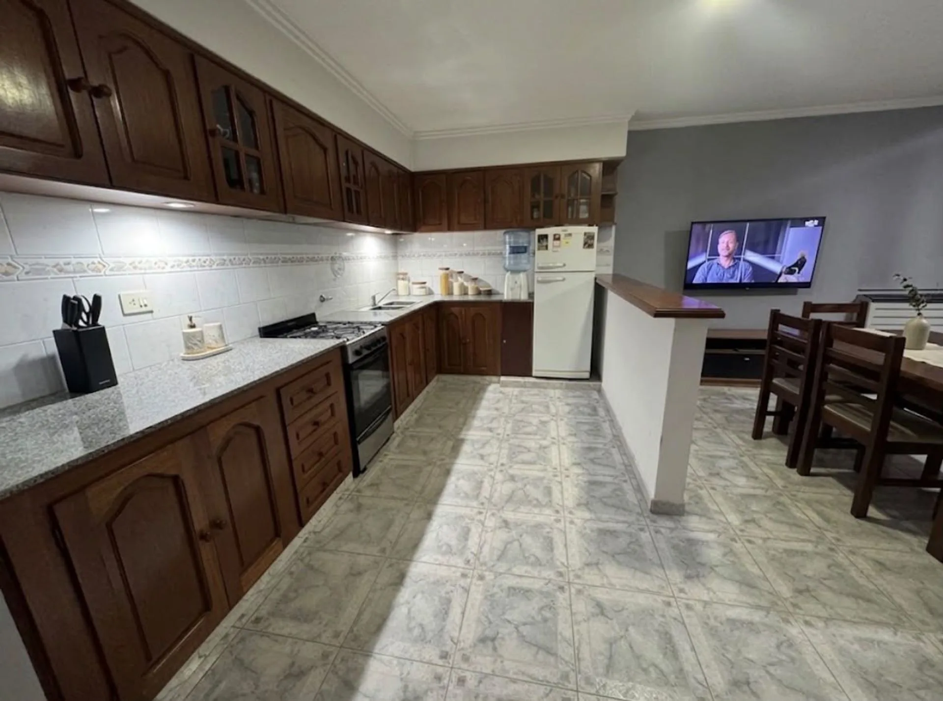 VENTA CASA 4 AMB C/GARAGE CENTRO BALCARCE A.CREDIT foto 4