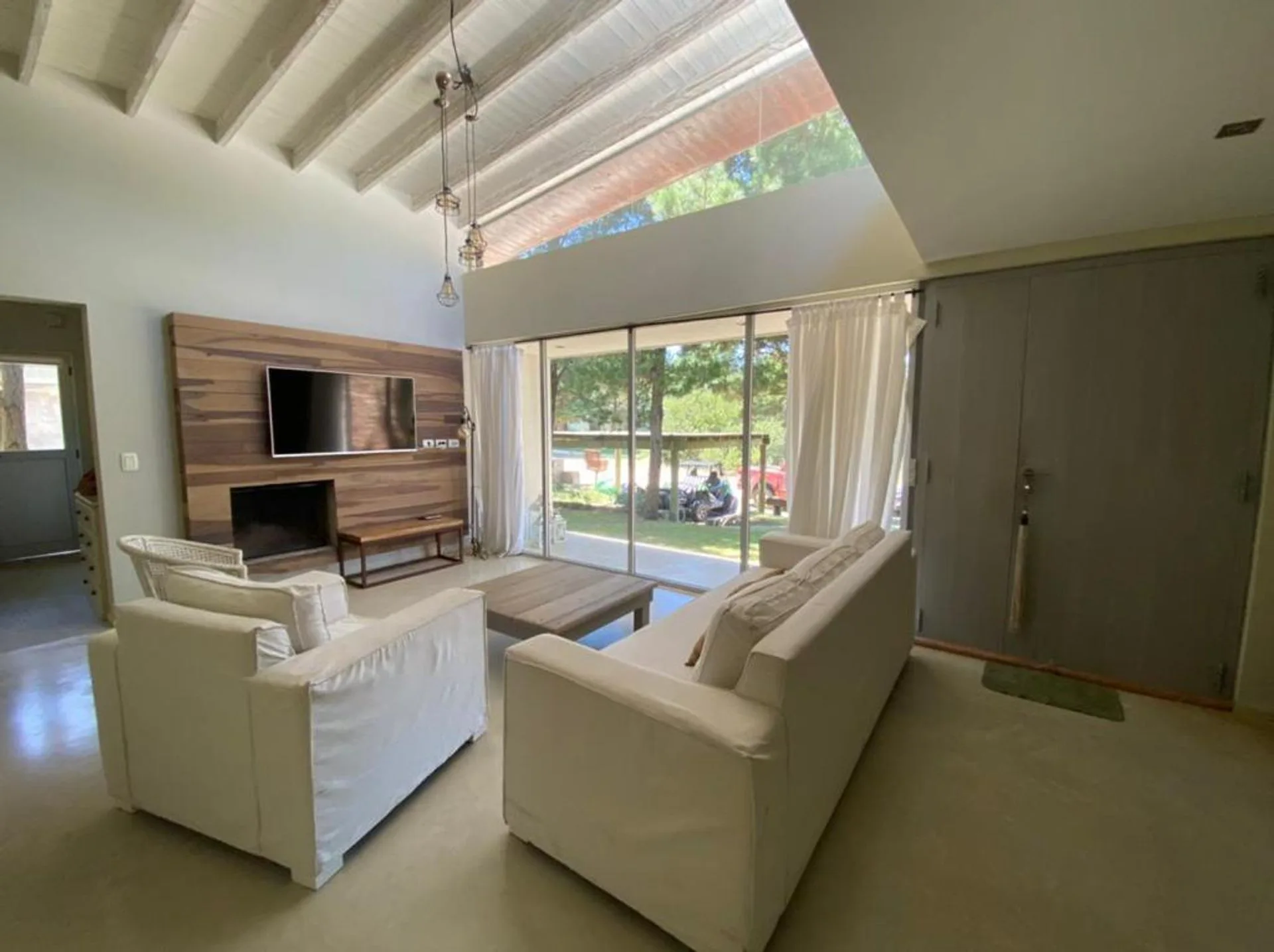 Venta casa Costa Esmeralda foto 2