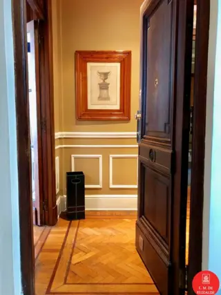 Av. Santa Fe y Suipacha - 228m2 Venta - Edificio Estilo Frances de Categoría foto 2
