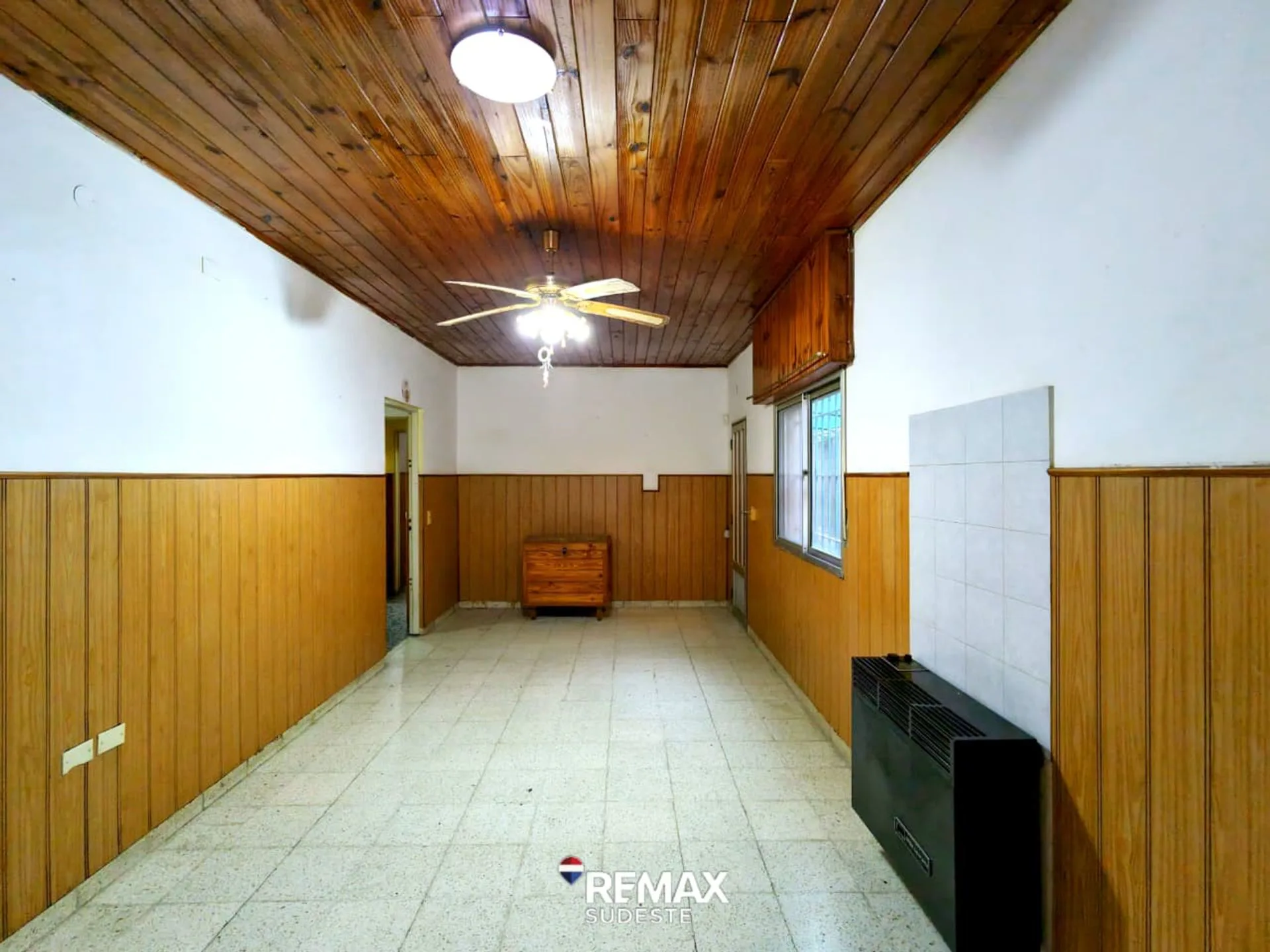 CASA EN VENTA CON AMPLIO PATIO Y GARAGE foto 2