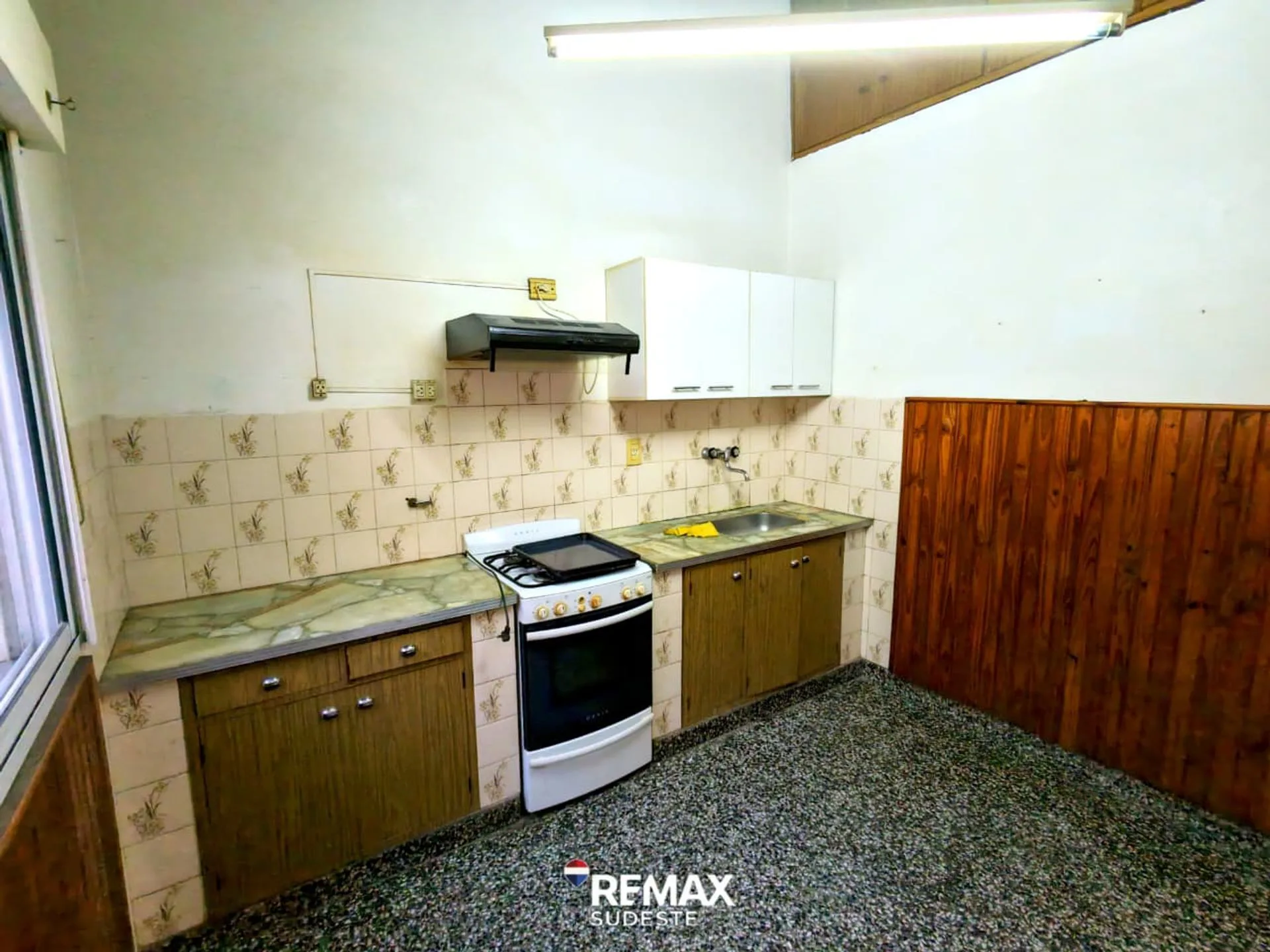 CASA EN VENTA CON AMPLIO PATIO Y GARAGE foto 4