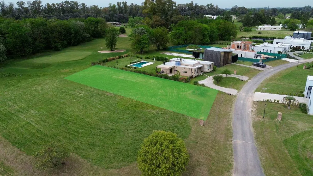 VENTA LOTE INT PILAR Bo MEDAL GOLF 1323M2 FINANCIA foto 3