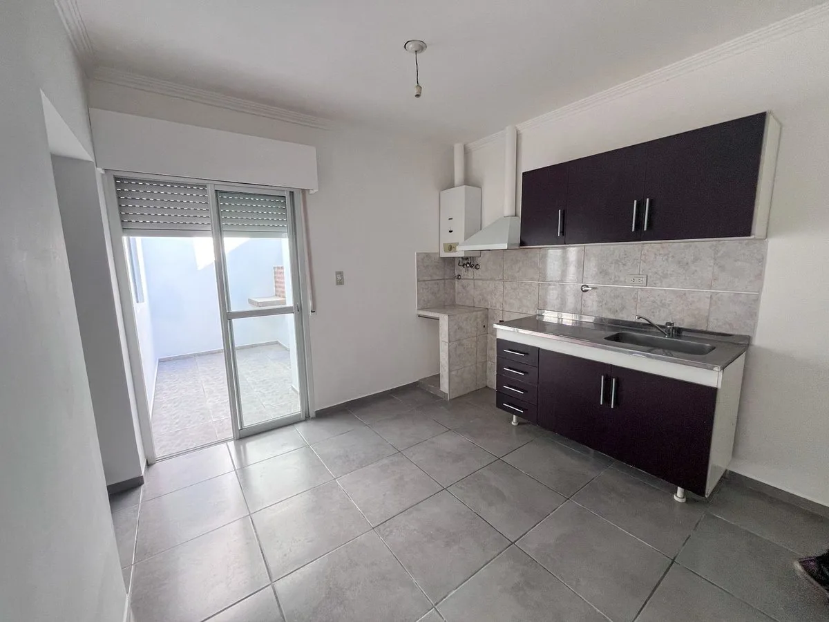 Departamento 3 amb/patio al frente RENTA 10% ANUAL
