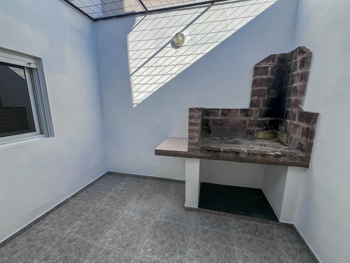 Departamento 3 amb/patio al frente RENTA 10% ANUAL foto 3