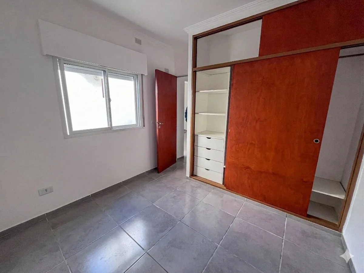 Departamento 3 amb/patio al frente RENTA 10% ANUAL foto 4
