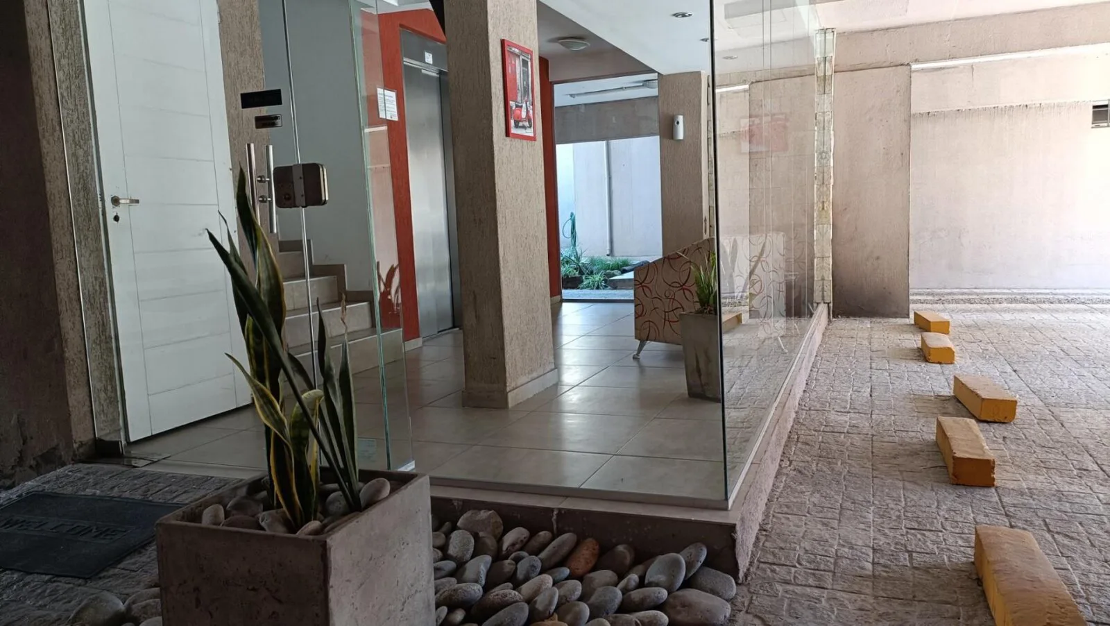 Alquiler Departamento 2 ambientes con balcón en Moron Sur foto 3