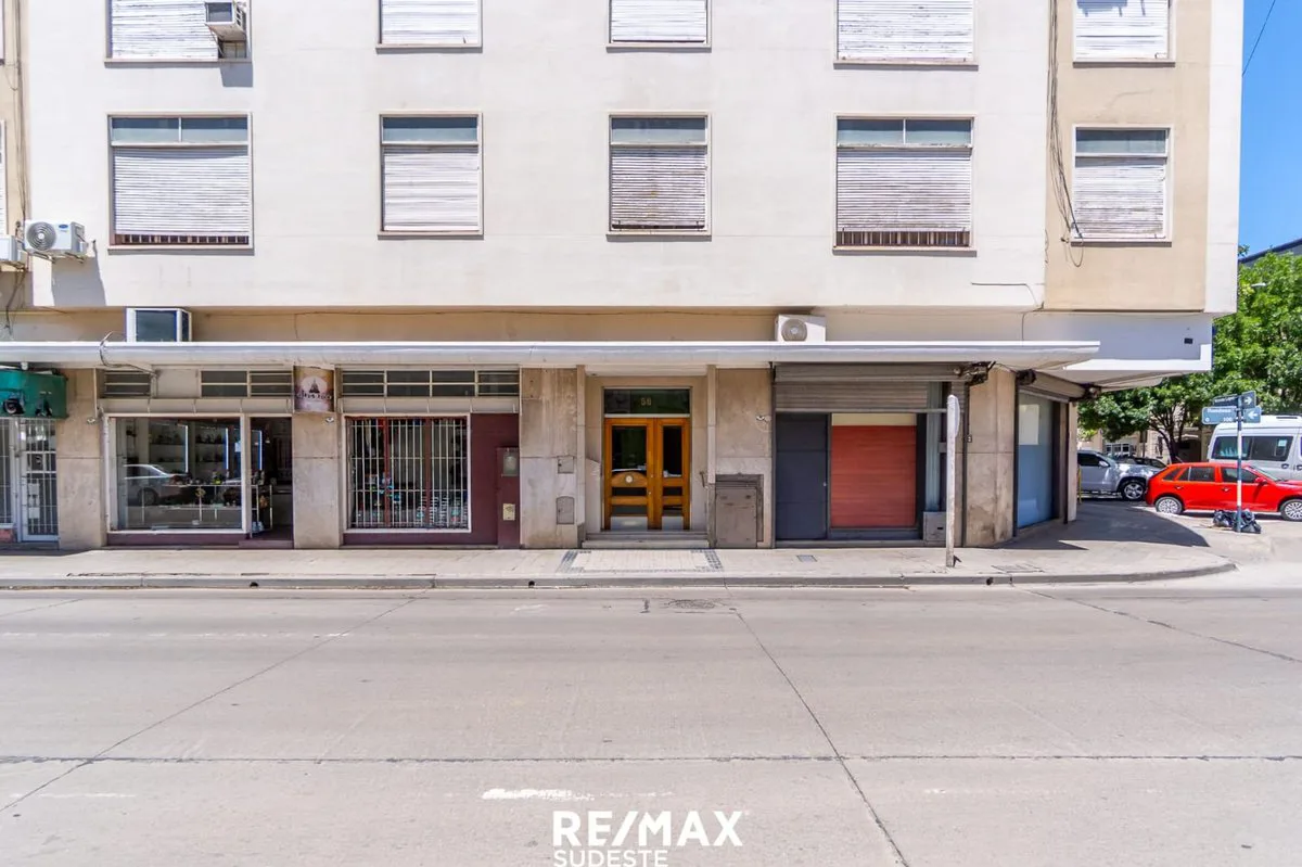 VENTA SEMIPISO EN EL CENTRO DE LA CIUDAD foto 2