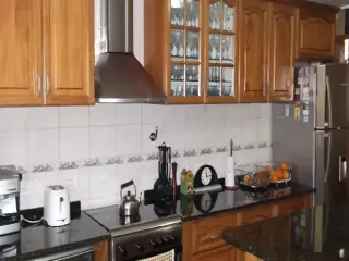 CHALET MUY AMPLIO Y DE EXCELENTE CONSTRUCCION EN PARQUE QUIRNO foto 4