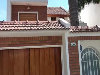 CHALET MUY AMPLIO Y DE EXCELENTE CONSTRUCCION EN PARQUE QUIRNO foto 5