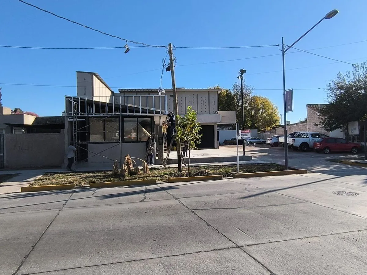 Remax Vende lote Mathus Hoyos metros rotonda avion foto 2