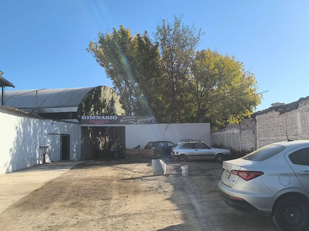Remax Vende lote Mathus Hoyos metros rotonda avion foto 5