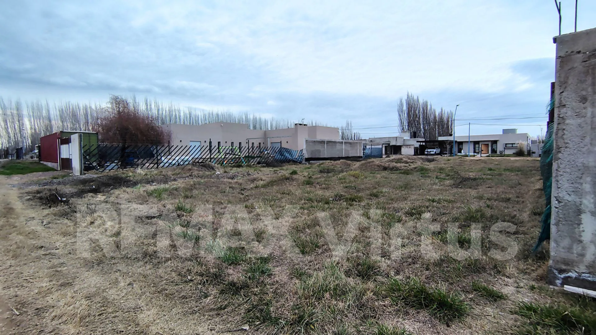 Lote de 800 m2 en barrio Vista Barda  General Roca foto 3
