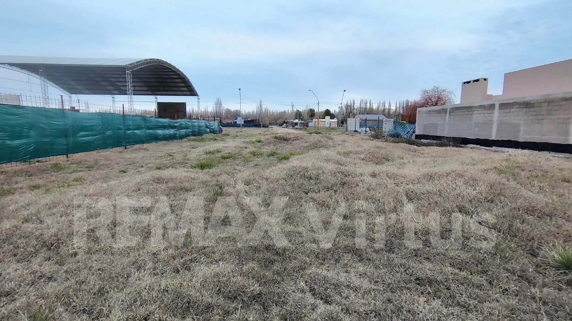 Lote de 800 m2 en barrio Vista Barda  General Roca foto 4