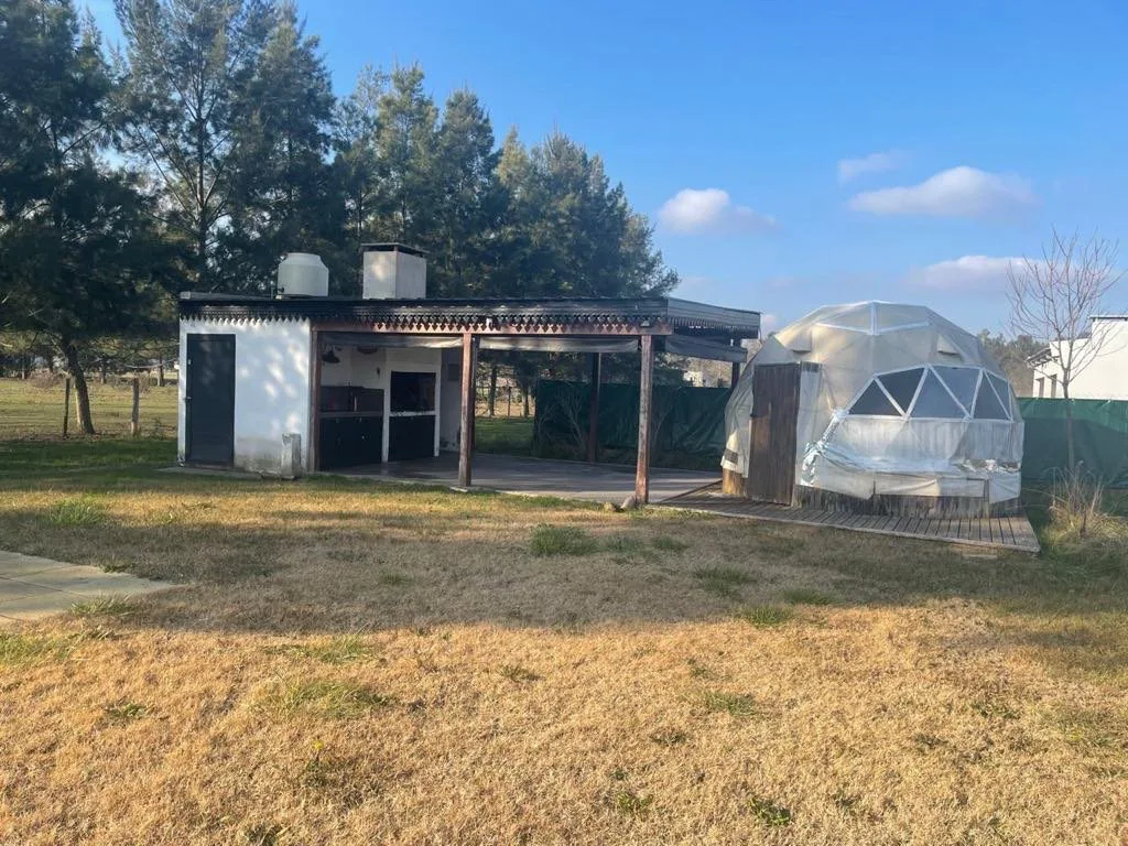 Lote con Quincho y Pileta en Barrio Los Olivos - Monte foto 4