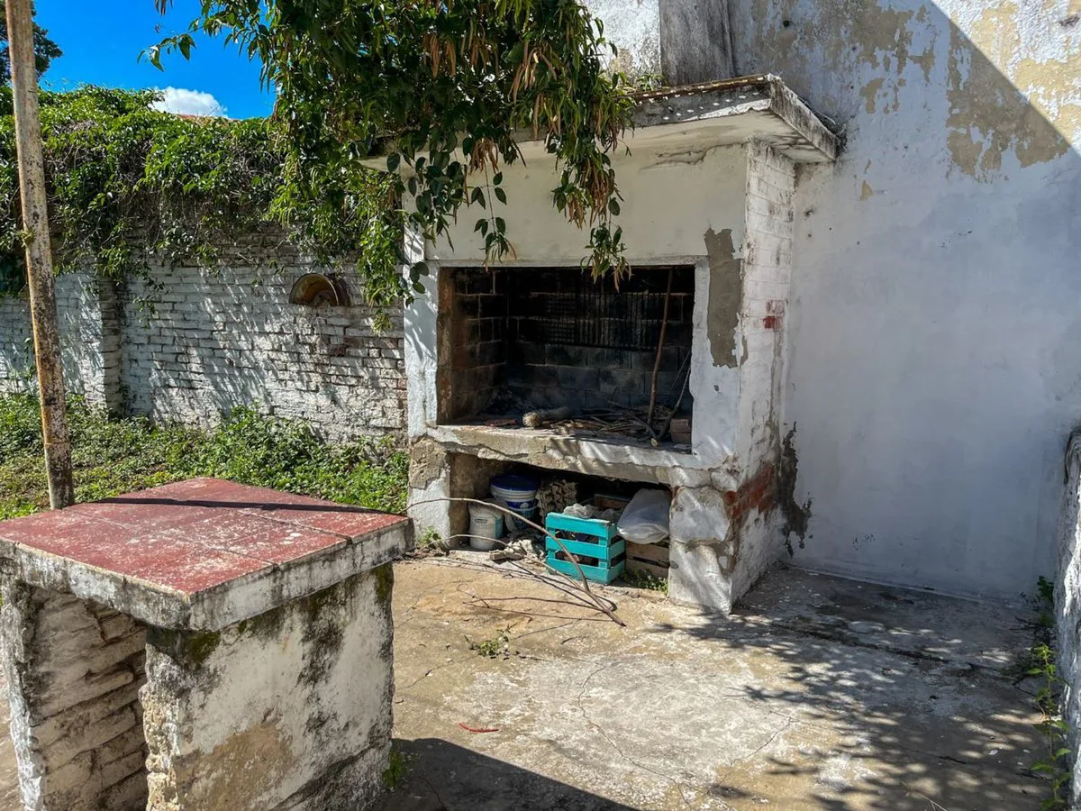 Casa 2 dormitorios, Av. Ejército en planta baja foto 4