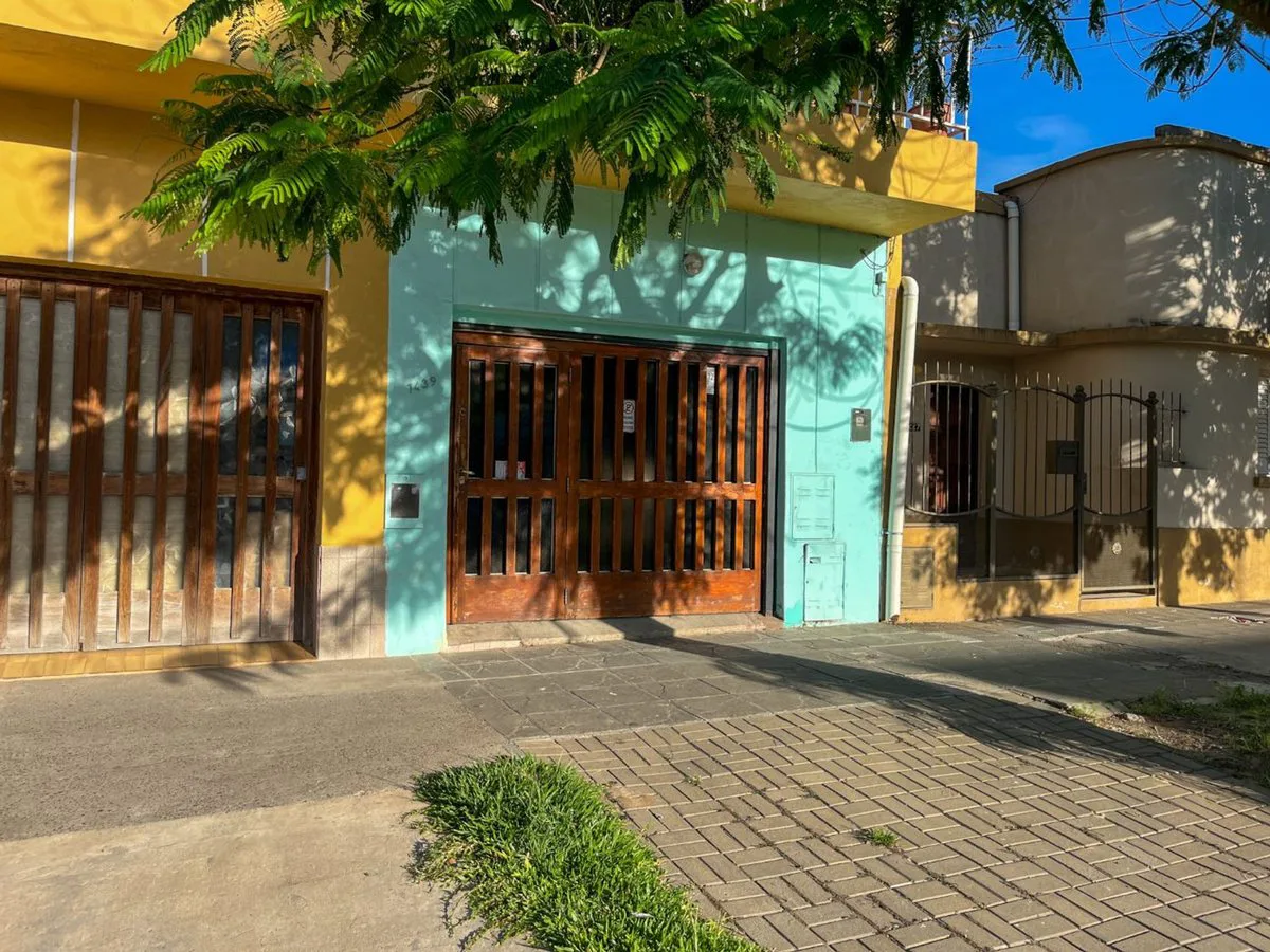 Casa 2 dormitorios, Av. Ejército en planta baja foto 5