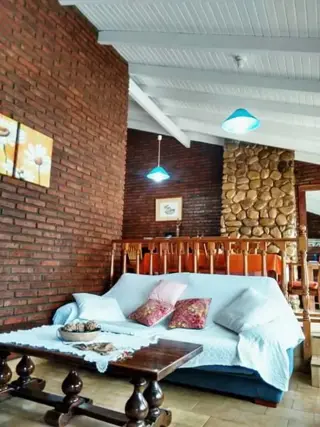 Gran Casa de 4 dormitorios y dos baños, patio y pileta de lona , a 6 cuadras del mar y 9 de la peatonal, en monte hermoso foto 3
